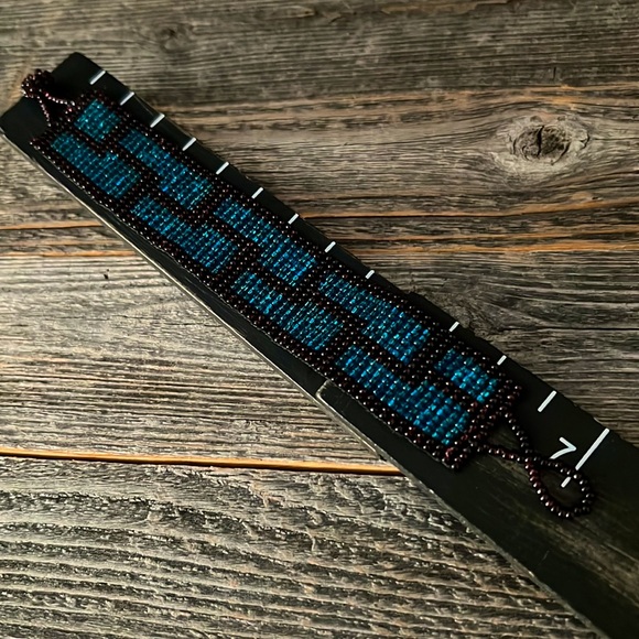 🦋Beautiful Beaded Bracelet - Picture 7 of 8